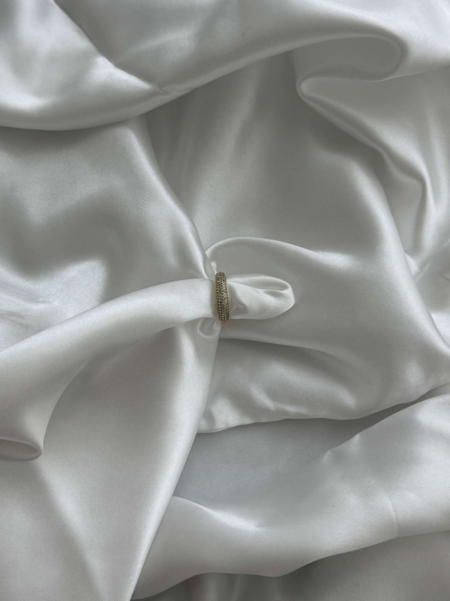 ZEYA - Colette Pavรฉ Sparkling Ring