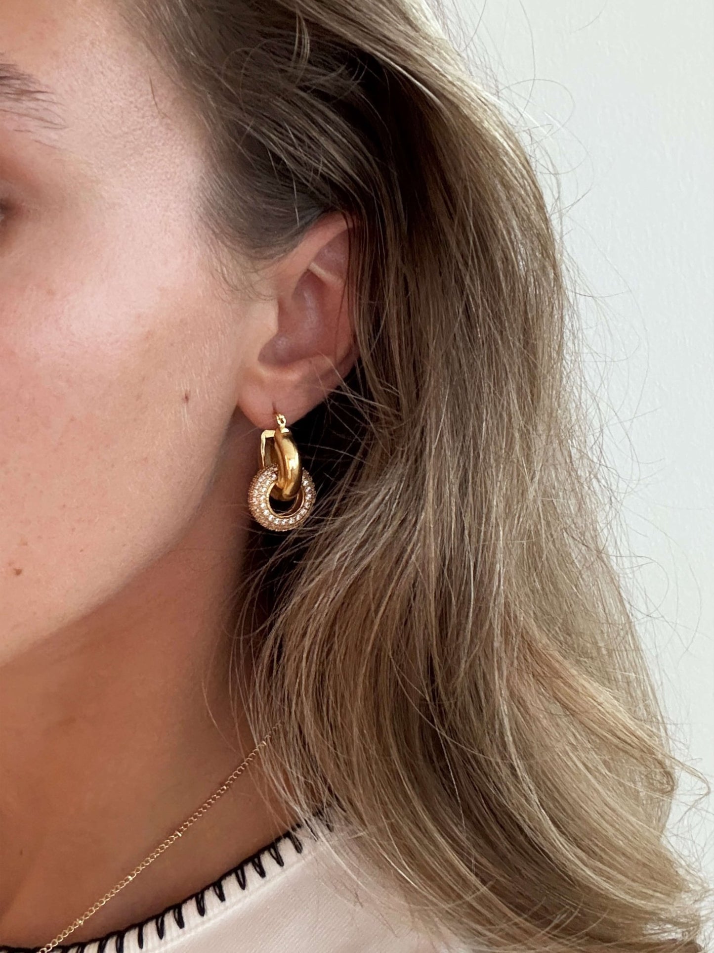ZEYA - Lena Pavรฉ Earrings