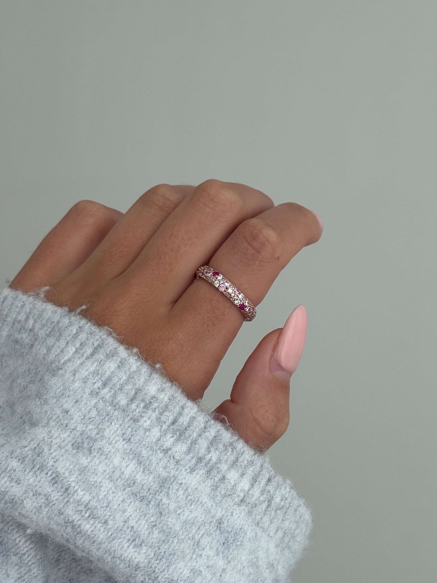 ZEYA - Valentina Gradient Rhinestone Band Ring